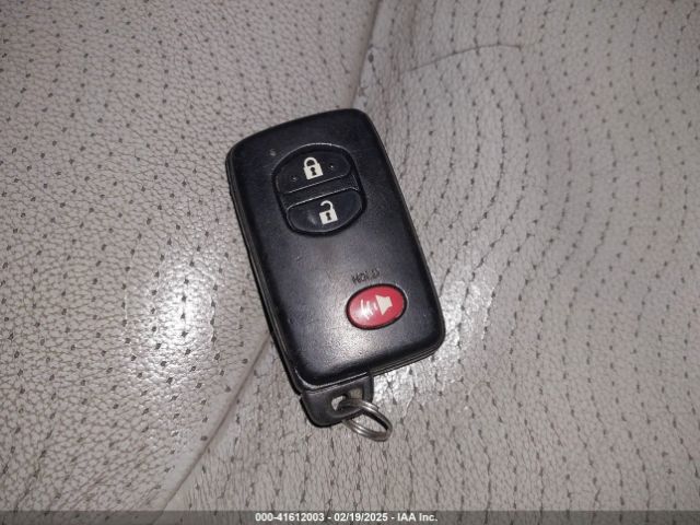 JTDKN3DU2F1938125 Toyota Prius Two