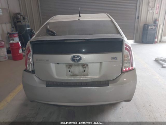 JTDKN3DU2F1938125 Toyota Prius Two