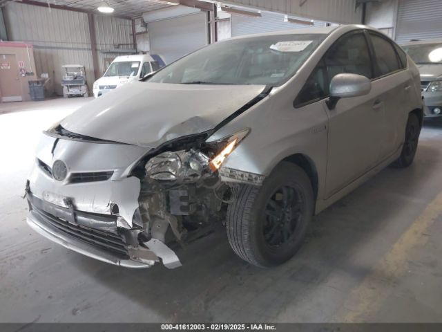 JTDKN3DU2F1938125 Toyota Prius Two