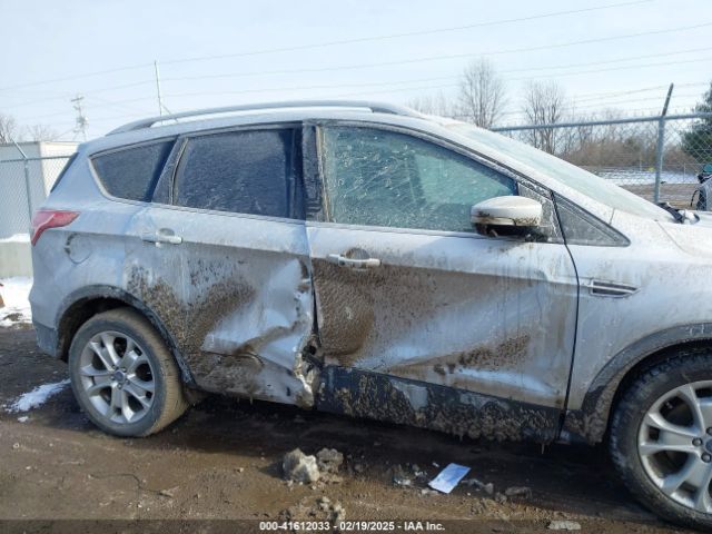 1FMCU9J92FUC34205 Ford Escape Titanium