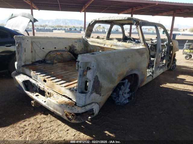 2024 CHEVROLET SILVERADO 1500 3GCUDFE86RG168743 Photo 3