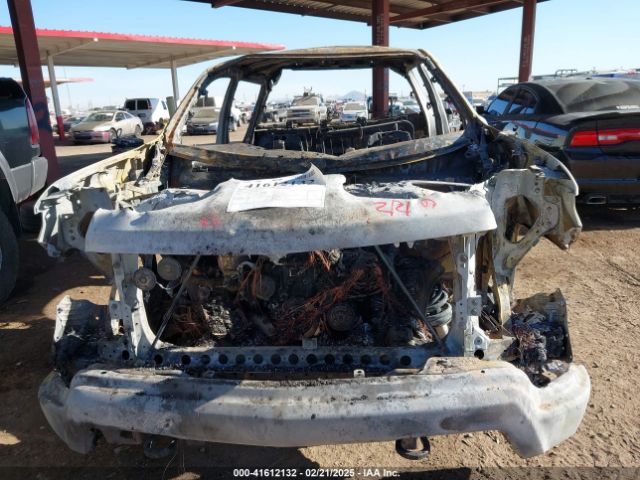 2024 CHEVROLET SILVERADO 1500 3GCUDFE86RG168743 Photo 5