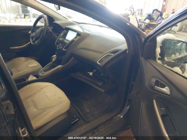 1FADP3N29FL305454 Ford Focus Titanium