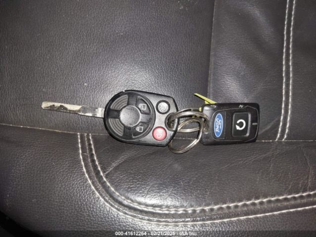 1FMCU9HD3JUA15160 Ford ESCAPE SEL