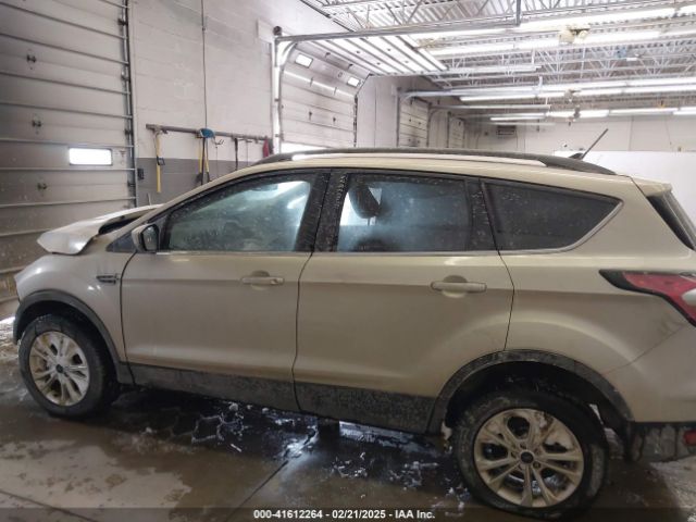 1FMCU9HD3JUA15160 Ford ESCAPE SEL