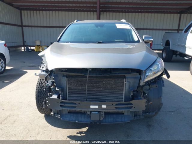 5XYPHDA50KG514825 KIA Sorento 3.3l Ex
