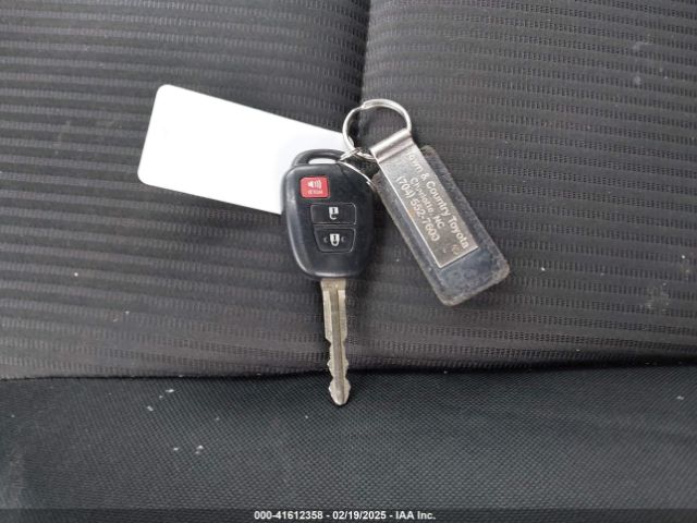 2017 TOYOTA RAV4 JTMZFREV9HJ142576 Photo 10