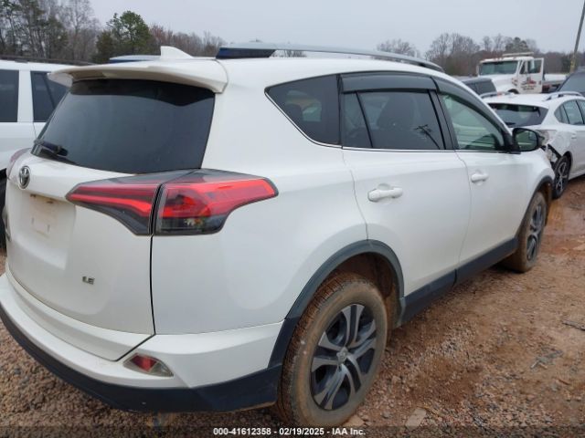 2017 TOYOTA RAV4 JTMZFREV9HJ142576 Photo 3
