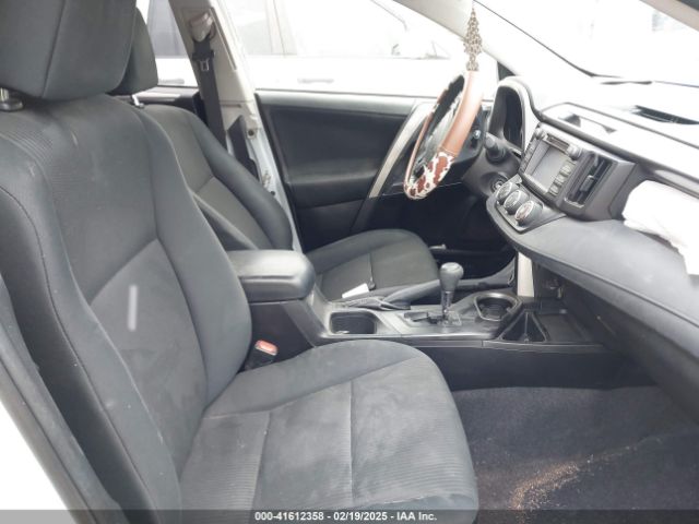 2017 TOYOTA RAV4 JTMZFREV9HJ142576 Photo 4
