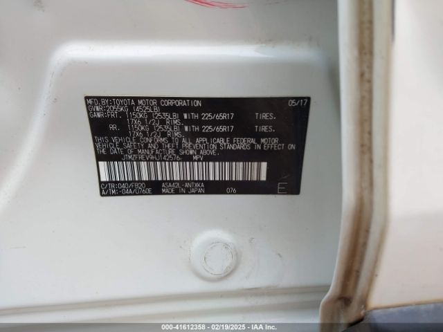 2017 TOYOTA RAV4 JTMZFREV9HJ142576 Photo 8