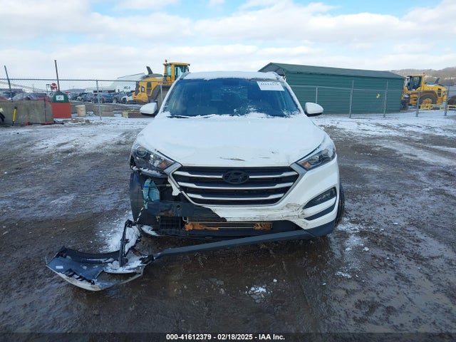 KM8J33A42JU717147 Hyundai TUCSON SEL
