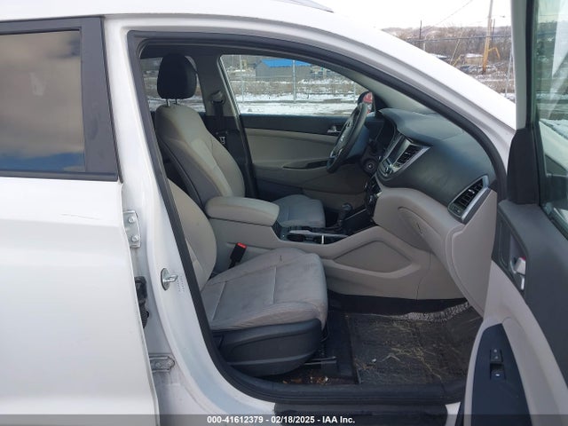 KM8J33A42JU717147 Hyundai TUCSON SEL