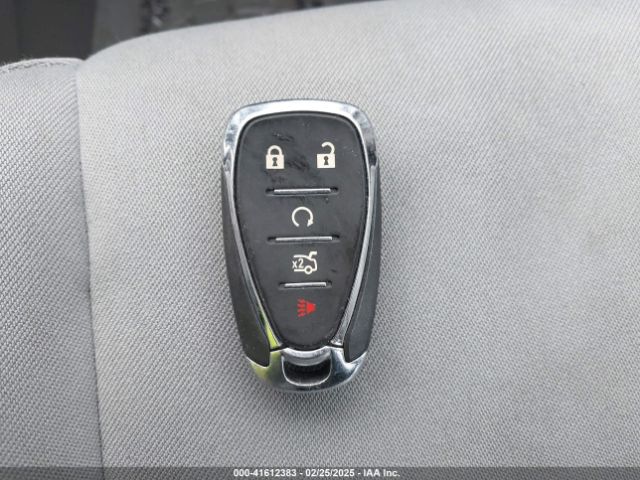 1G1ZD5ST4PF138219 Chevrolet Malibu Fwd 1lt