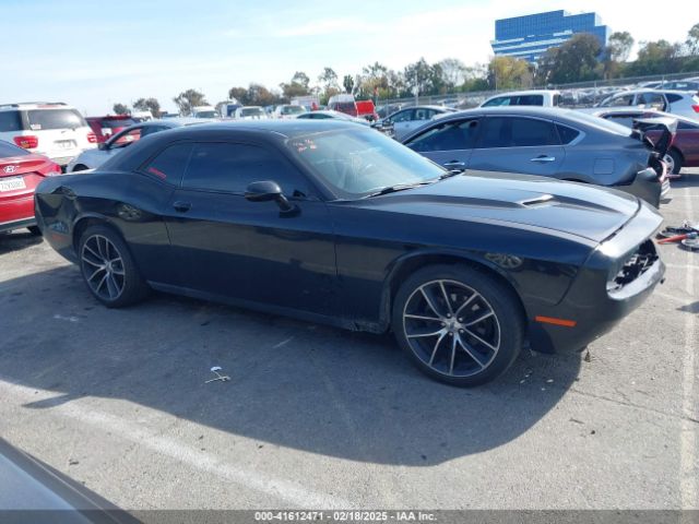2C3CDZAG9FH913074 Dodge Challenger Sxt