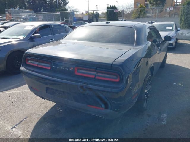 2C3CDZAG9FH913074 Dodge Challenger Sxt