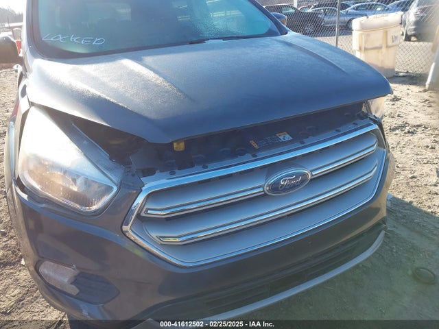 1FMCU0GD0JUA87303 Ford ESCAPE SE
