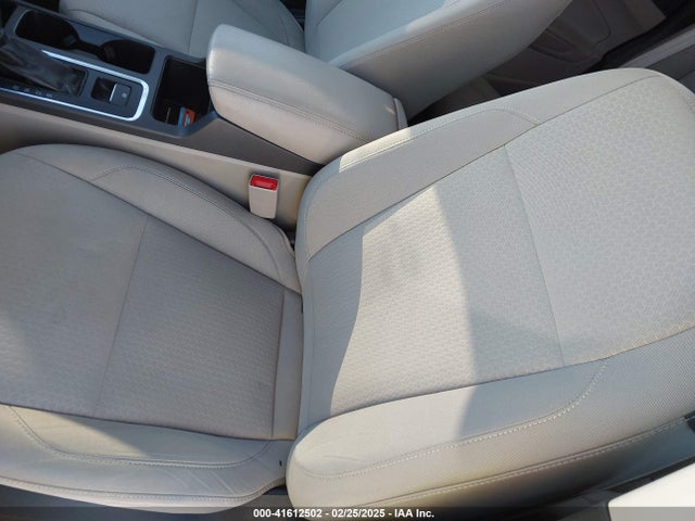 1FMCU0GD0JUA87303 Ford ESCAPE SE