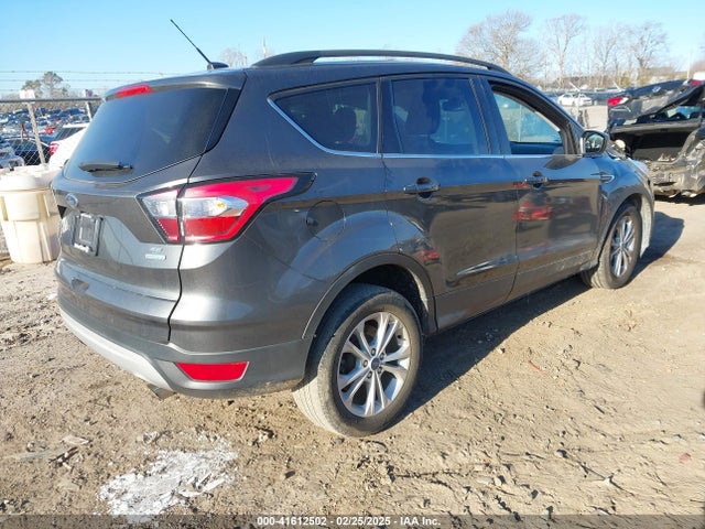 1FMCU0GD0JUA87303 Ford ESCAPE SE