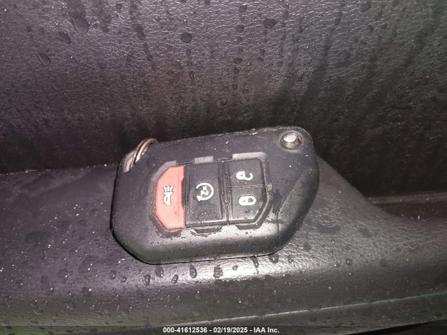 1C4HJXDN6KW537535 Jeep Wrangler Unlimited Sport S 4x4