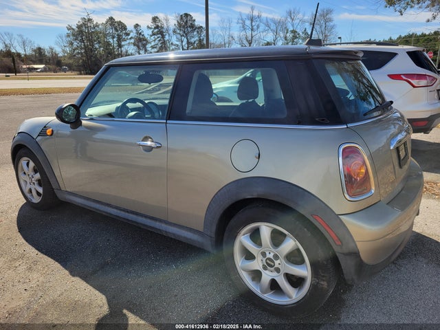 2009 MINI COOPER WMWMF33589TU73548 Photo 3