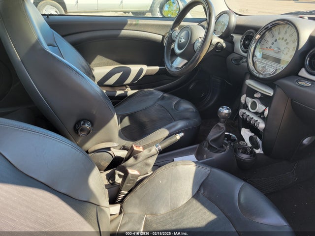 2009 MINI COOPER WMWMF33589TU73548 Photo 4