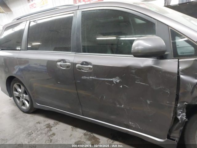 5TDXZ3DC9KS998790 Toyota Sienna Se 8 Passenger
