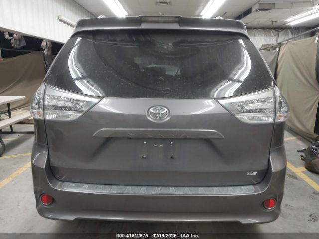5TDXZ3DC9KS998790 Toyota Sienna Se 8 Passenger