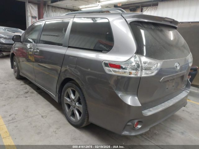 5TDXZ3DC9KS998790 Toyota Sienna Se 8 Passenger