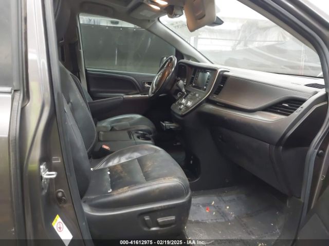 5TDXZ3DC9KS998790 Toyota Sienna Se 8 Passenger