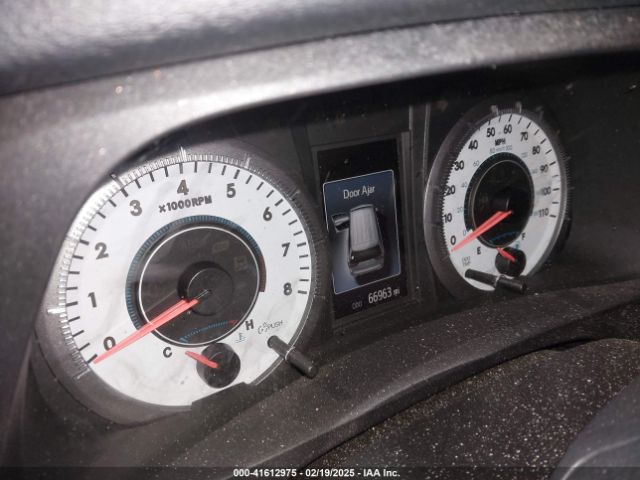 5TDXZ3DC9KS998790 Toyota Sienna Se 8 Passenger