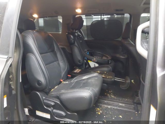 5TDXZ3DC9KS998790 Toyota Sienna Se 8 Passenger