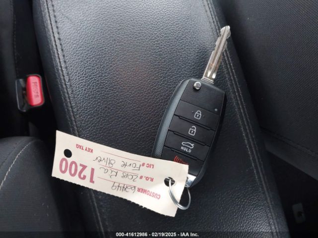 3KPFL4A72JE186105 KIA FORTE LX