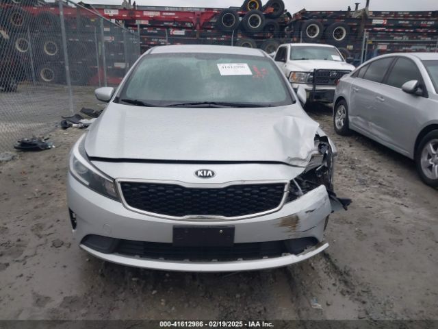 3KPFL4A72JE186105 KIA FORTE LX