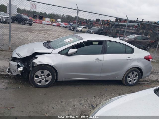 3KPFL4A72JE186105 KIA FORTE LX