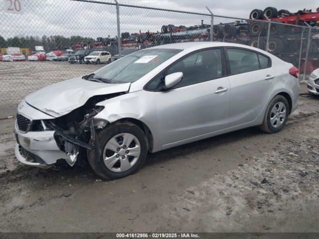 3KPFL4A72JE186105 KIA FORTE LX