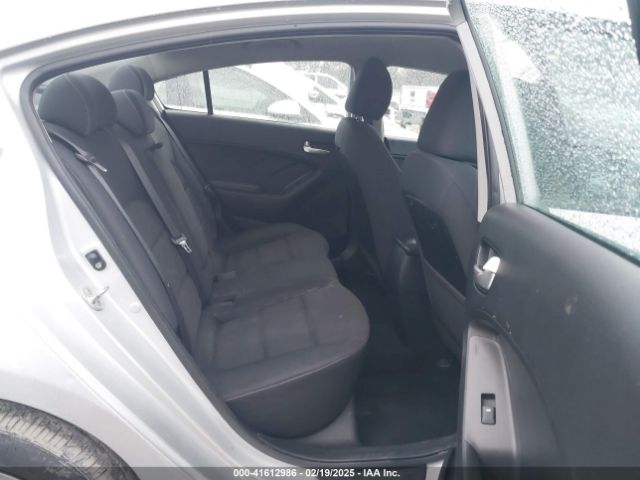 3KPFL4A72JE186105 KIA FORTE LX