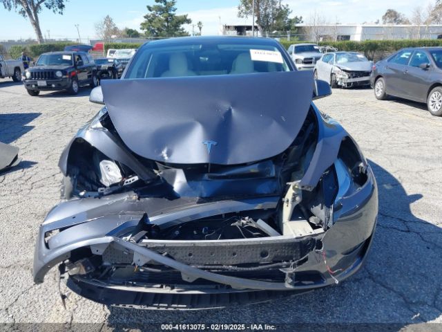 7SAYGAEEXNF381389 Tesla Model Y Long Range Dual Motor All-wheel Drive