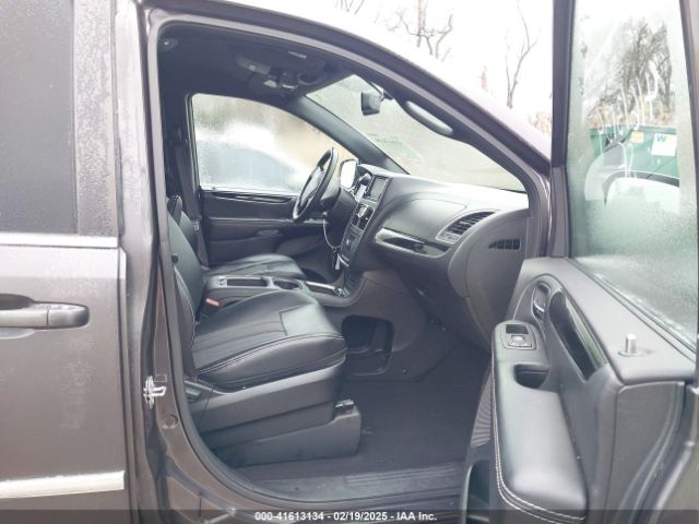 2C4RC1HG3FR578324 Chrysler Town & Country S