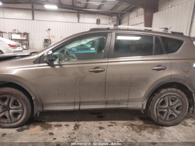 2T3BFREV3EW140059 Toyota RAV4 LE