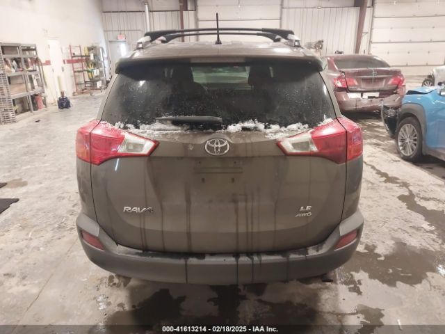 2T3BFREV3EW140059 Toyota RAV4 LE