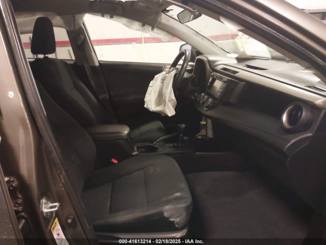 2T3BFREV3EW140059 Toyota RAV4 LE