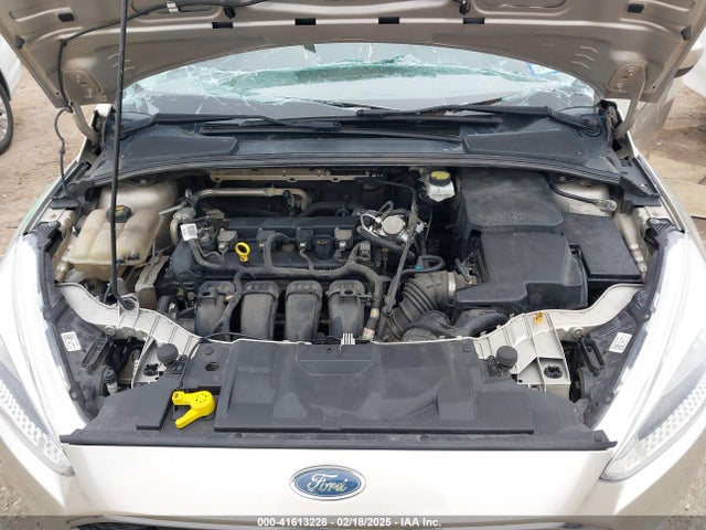 1FADP3F27JL295790 Ford FOCUS SE