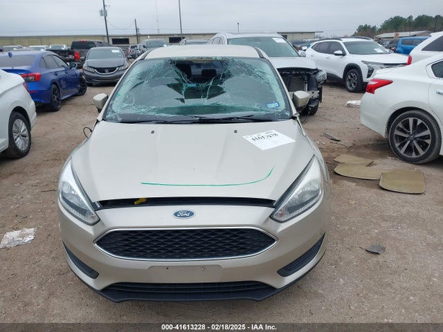 1FADP3F27JL295790 Ford FOCUS SE