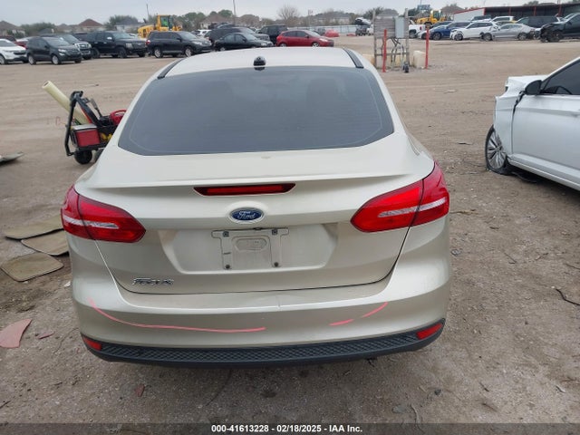 1FADP3F27JL295790 Ford FOCUS SE