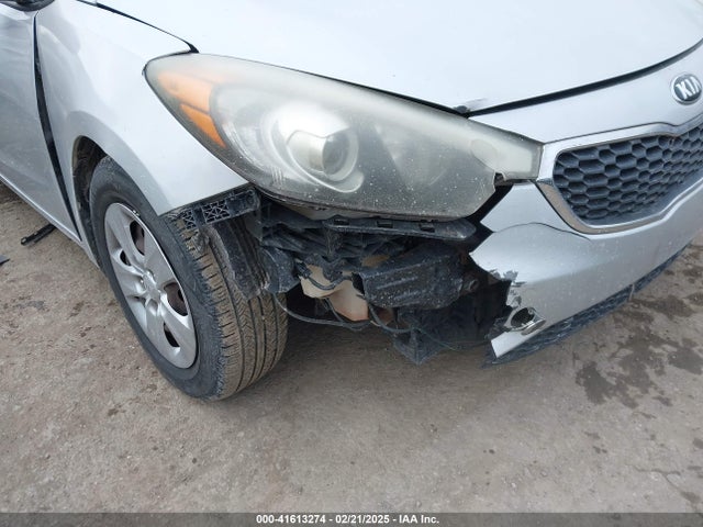 KNAFK4A69F5388109 KIA FORTE LX