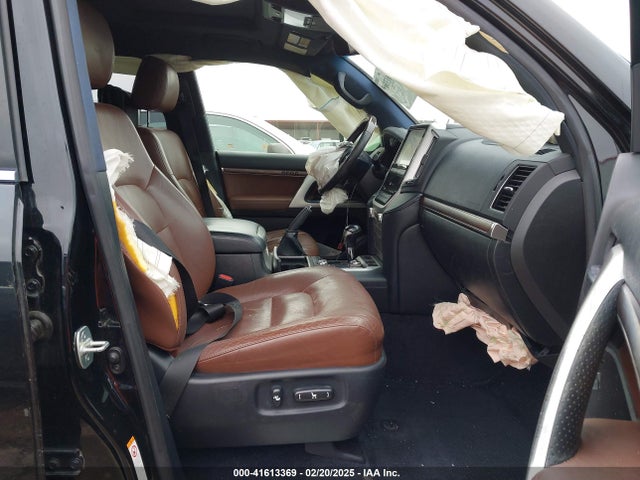 JTMCY7AJ6G4038101 Toyota Land Cruiser V8