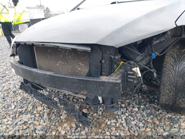 5NPD84LF8HH105482 Hyundai ELANTRA SE