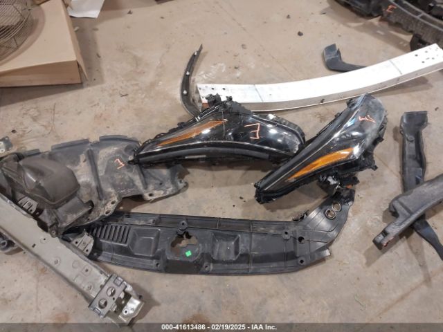 5TDKDRBH7RS552187 Toyota Highlander Xle