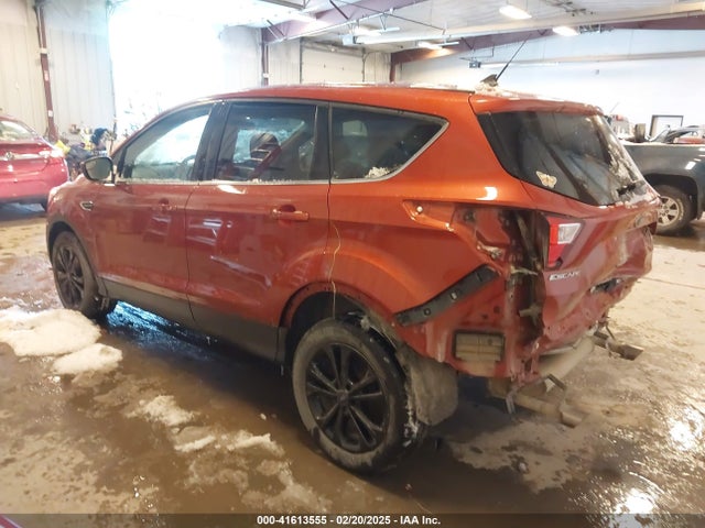 1FMCU9GDXKUC00454 Ford ESCAPE SE