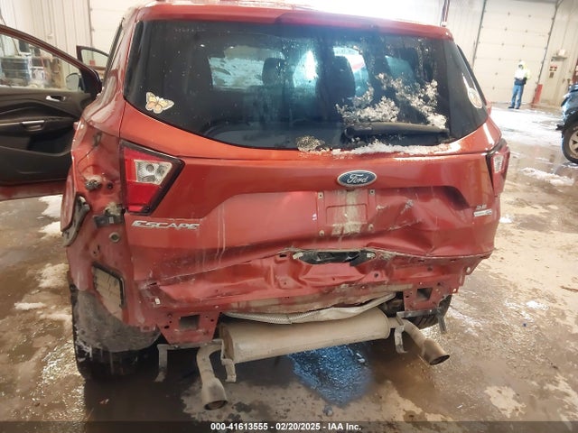 1FMCU9GDXKUC00454 Ford ESCAPE SE